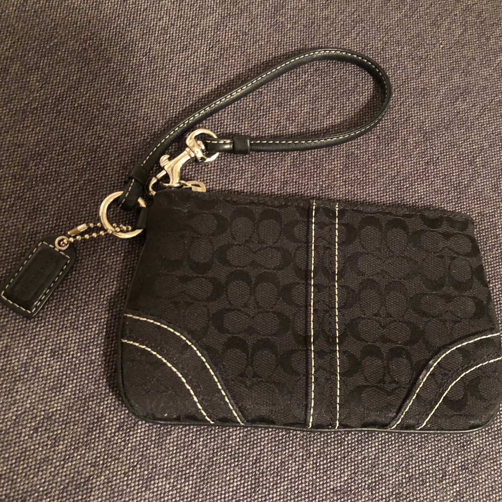 COACH Small Wristlet Signature Fabric Black